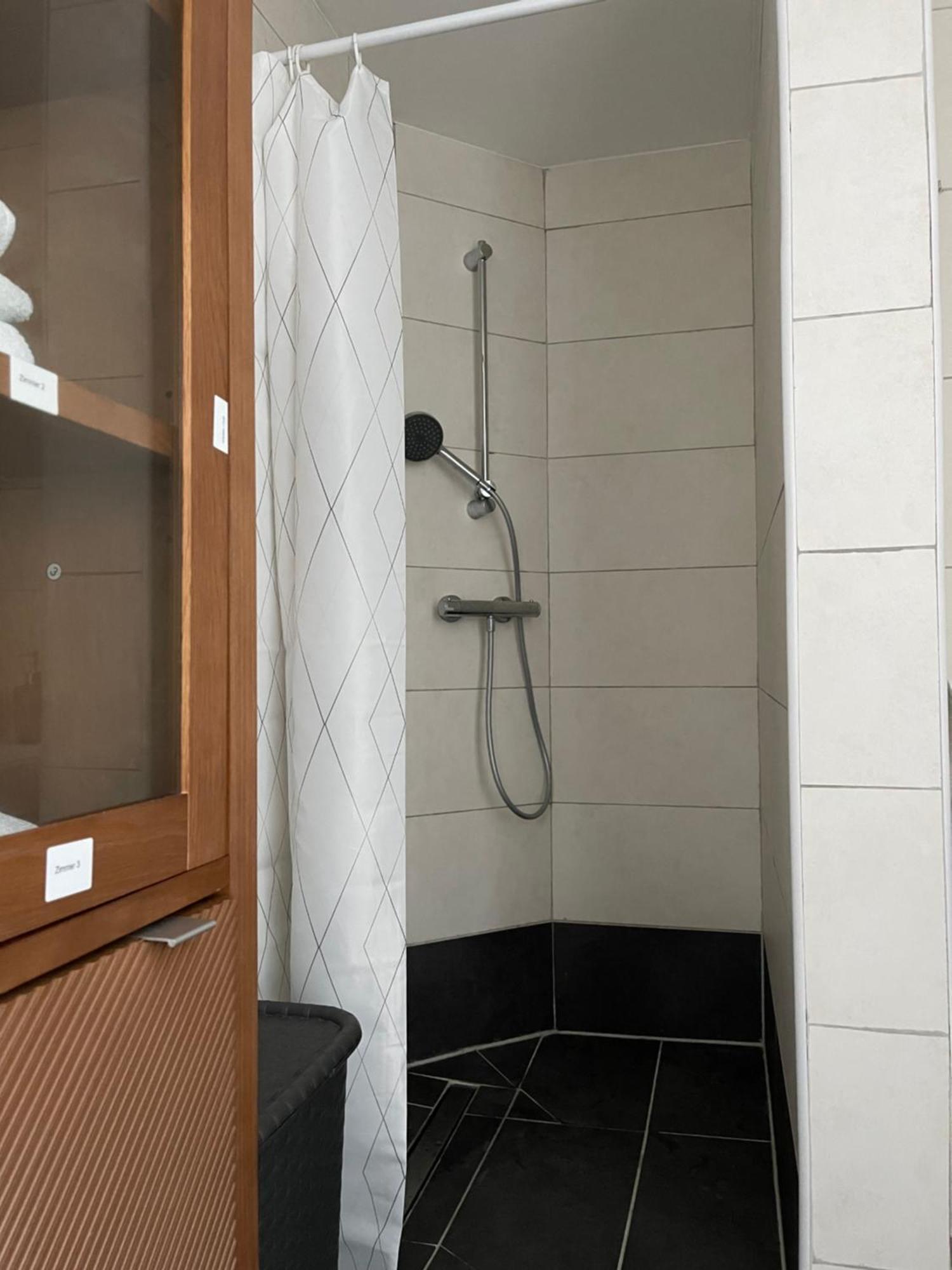 Luxurioeses Zimmer 10Min Zum Universitaet Касел Екстериор снимка