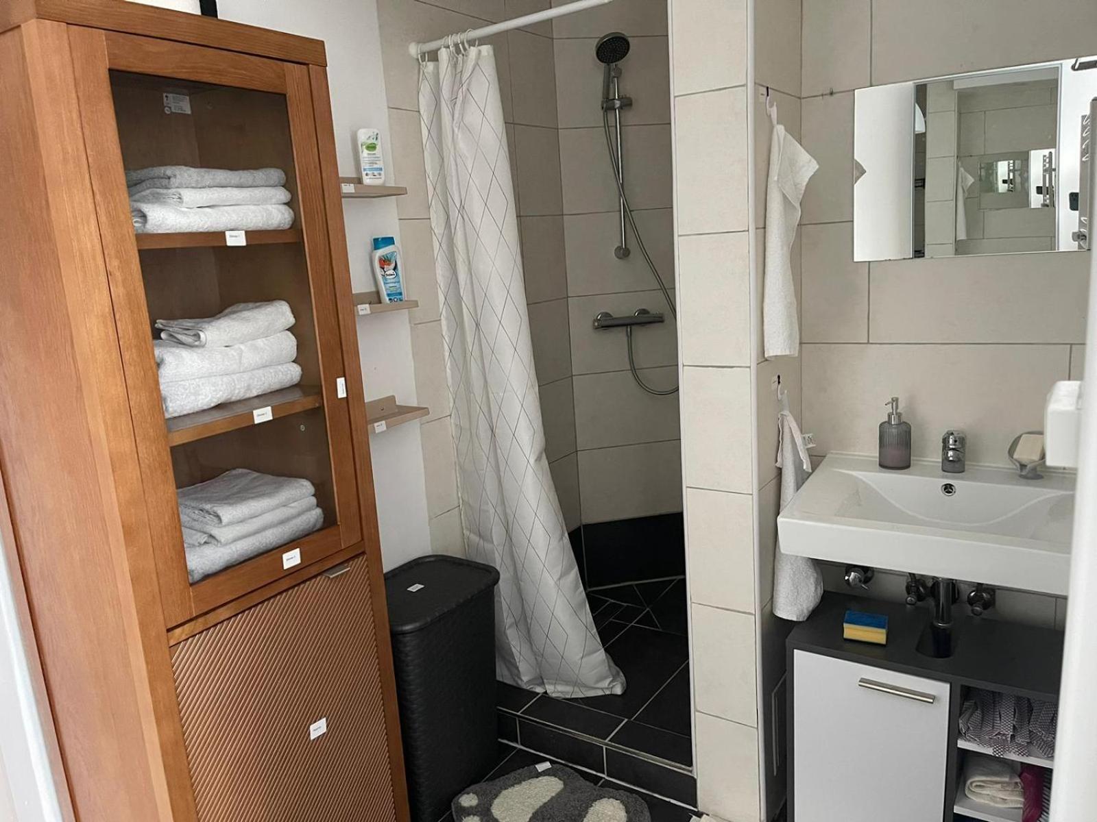 Luxurioeses Zimmer 10Min Zum Universitaet Касел Екстериор снимка