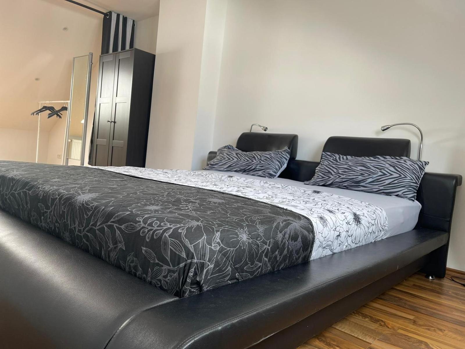 Luxurioeses Zimmer 10Min Zum Universitaet Касел Екстериор снимка